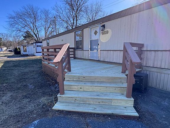 2nd image of 15642 Deer Lodge Cir