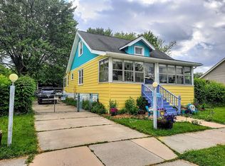 23832 Elmira St, Saint clair shores, MI 48082