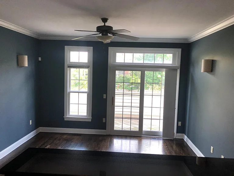 Kitchen dining area