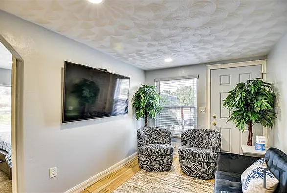 155 S Martin Luther King Blvd #B — Photo 8