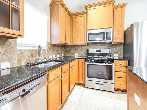 2nd image of 4709 Meadow Way Dr