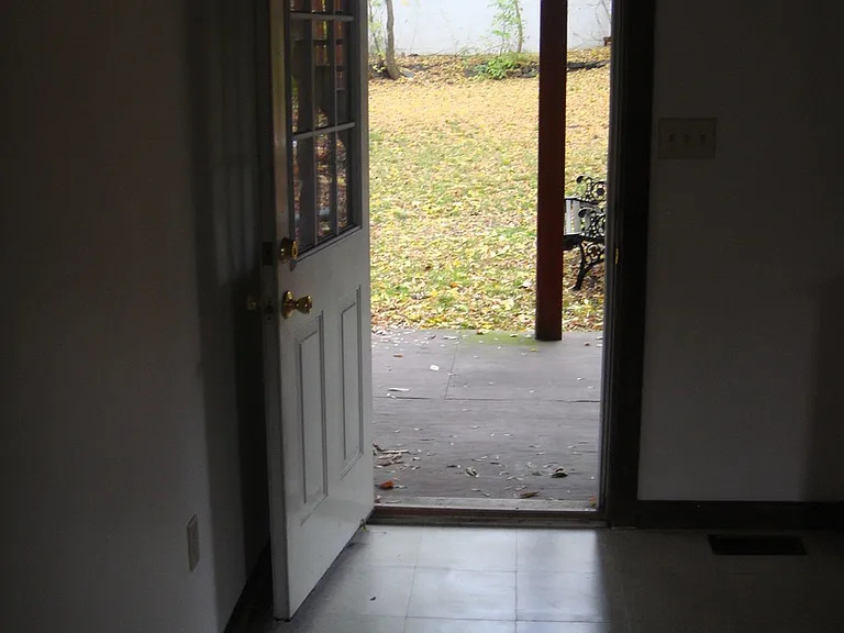 282 Jackson St — Photo 15