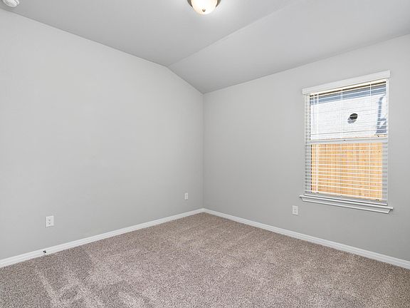 3rd image of 14012 Heartland Dr