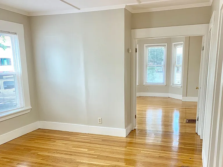 12 Walter St — Photo 4