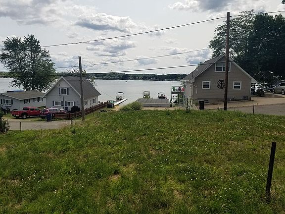 2nd image of 4611 Hilltop Dr