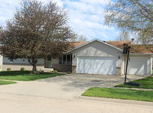 3040 Moss Canyon Rd, Freeport, IL 61032