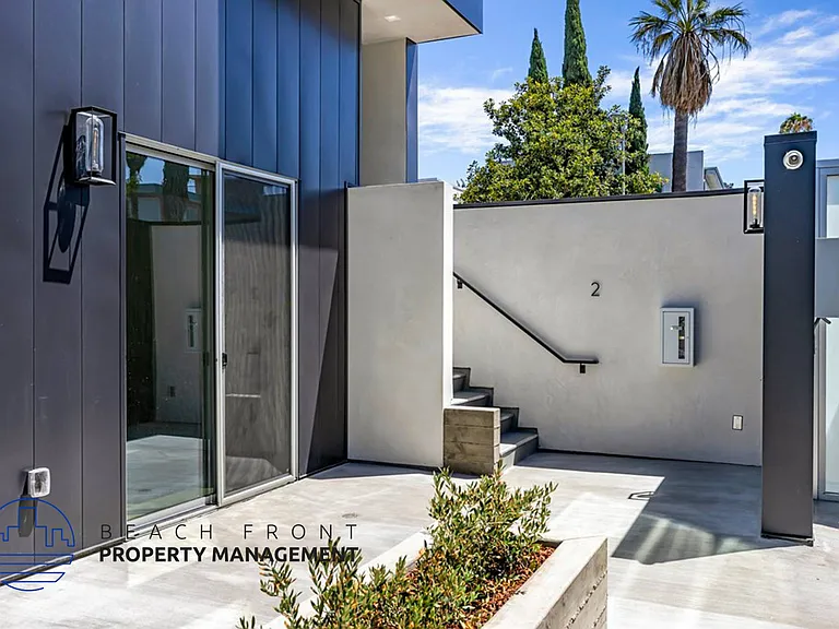 1011 N. Crescent Heights Blvd. — Photo 3
