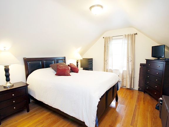 4th image of 21-12 75th St #2