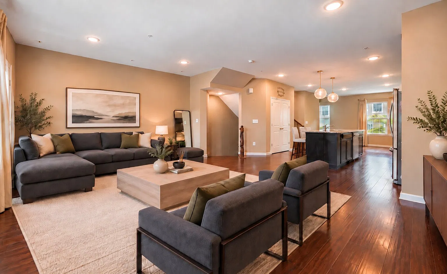 3 bed, 2.5 bath, 1935 sqft, $4,700 — Photo 2