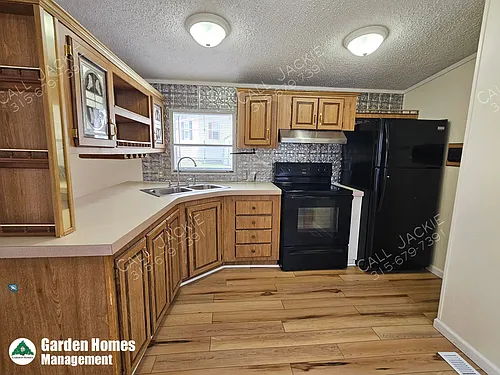 115 Sharon Rd Photo 1