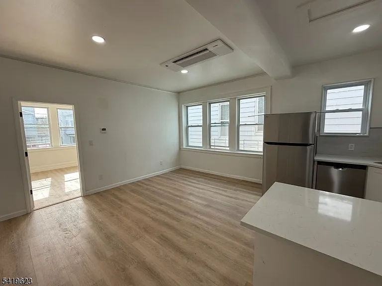 740 N 8th St #3 — Photo 15