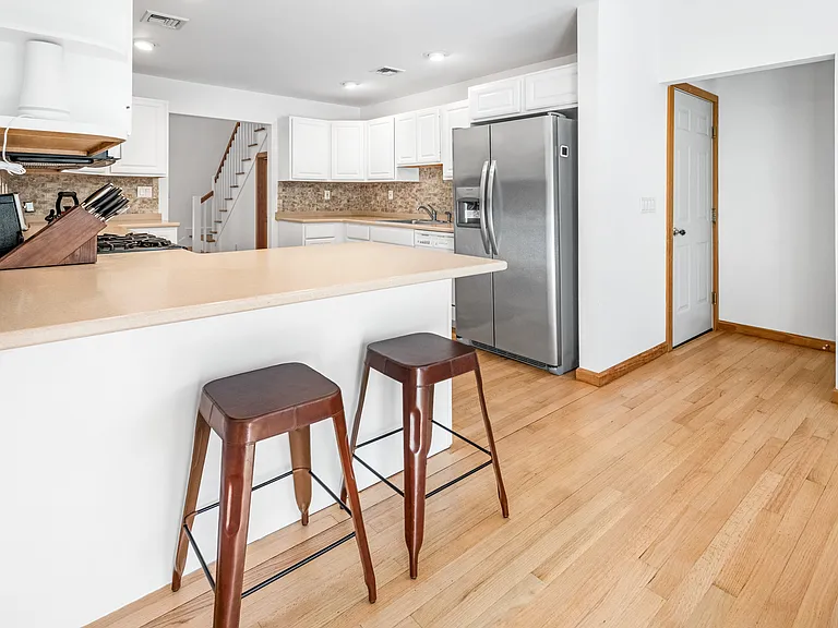 563 Montauk Hwy — Photo 9