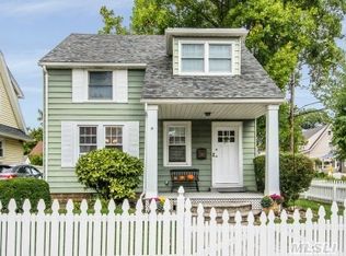 22 Donald Pl, East Rockaway, NY 11518