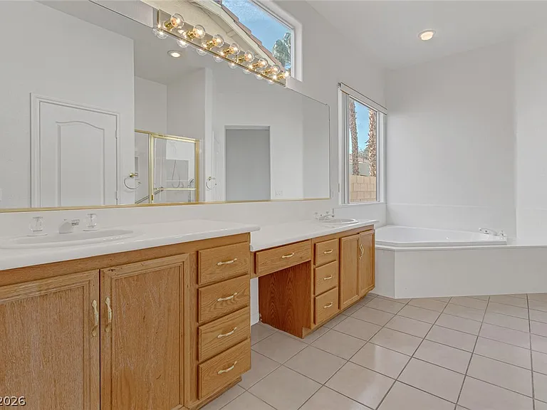 3131 Surf Spray St — Photo 39