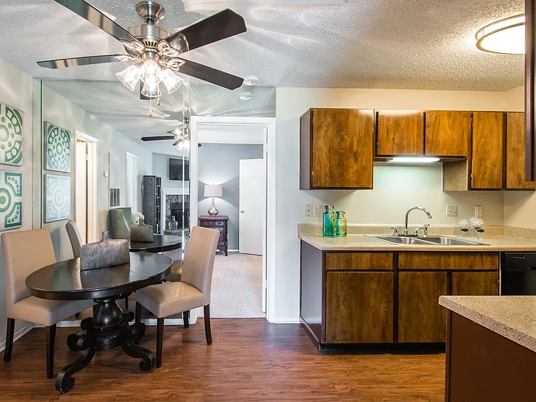 Villas At Waterchase — Photo 48