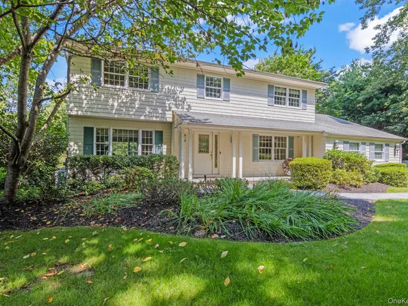 5 Barnyard Lane, Setauket, NY 11733