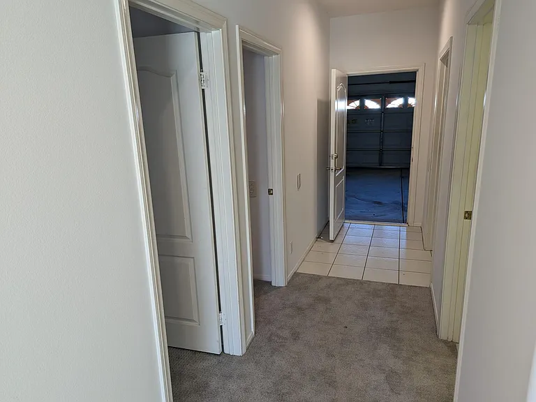 301 Roosevelt Ave — Photo 15
