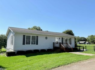 503 6th St, Bonaparte, IA 52620