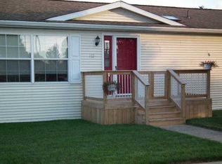 112 Riverview Cir, Saline, MI 48176