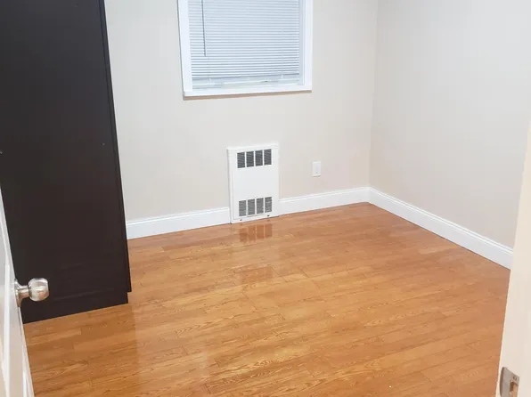 77-40 168th St, Flushing, NY 11366