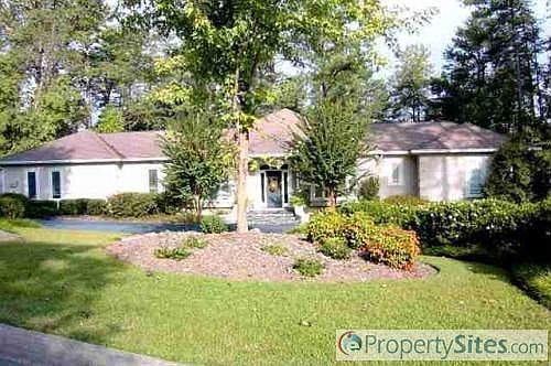 1st image of 371 Twin Oaks Dr