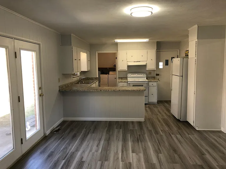 909 Martingale Dr — Photo 5