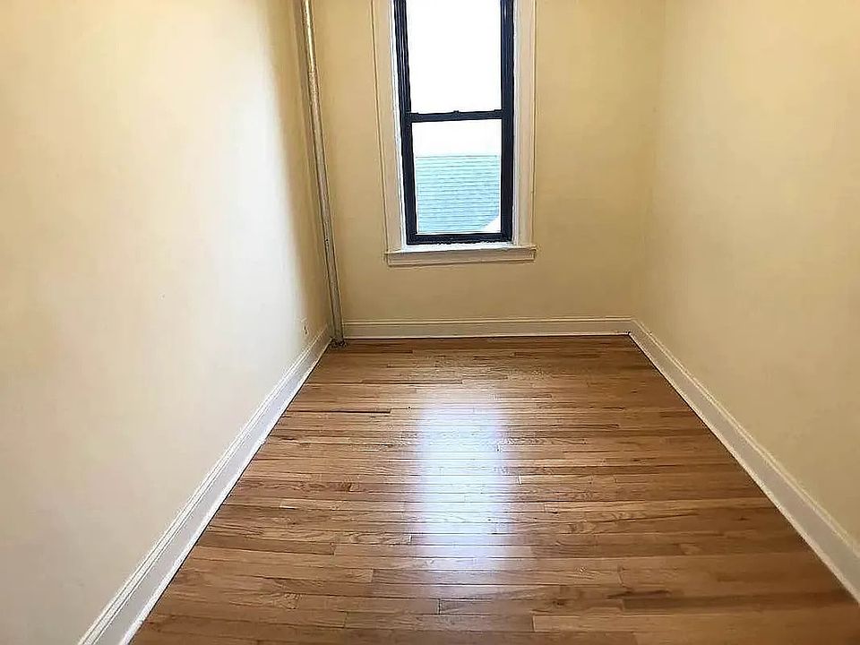 2nd image of 5 Westminster Rd #4A