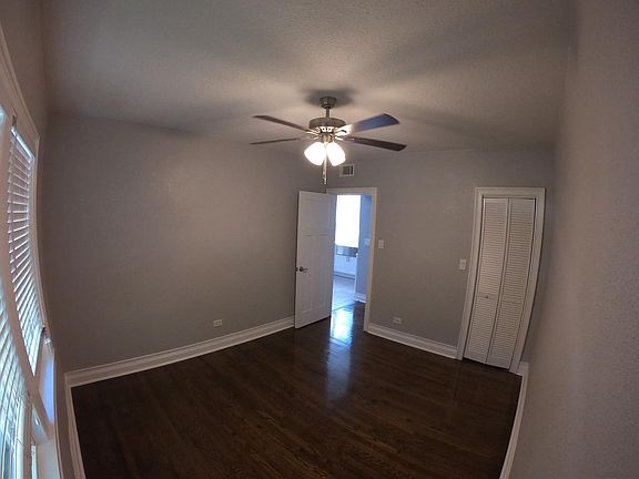 4th image of 5411 W Barry Ave