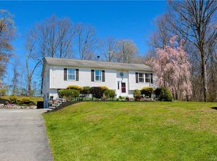 33 Riverside Dr, Pine Bush, NY 12566