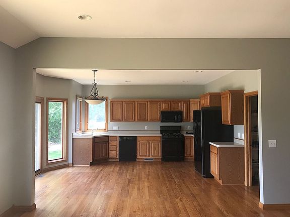 2nd image of 2920 E Country Ln