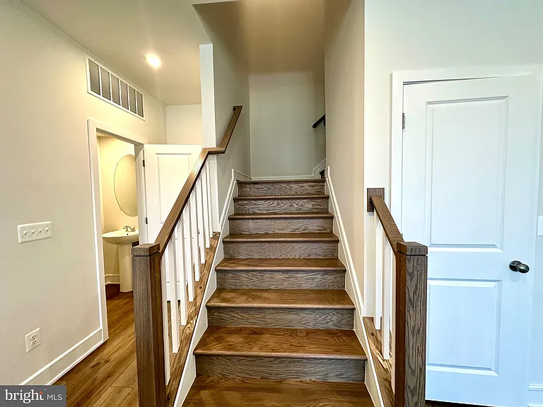 131 Leather Flower Dr — Photo 8