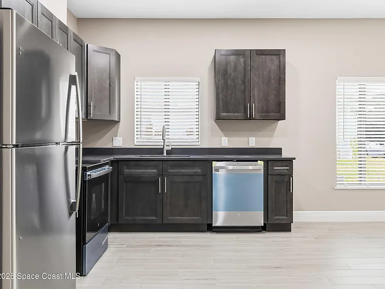 1649 Belem St SE #1649B — Photo 1