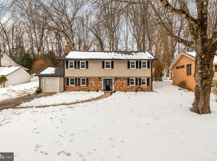 11708 Stonewood Ln, Rockville, MD 20852