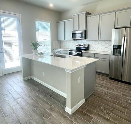 3rd image of 1015 Vista View Dr #1401