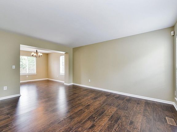 1st floor: dining & living rooms