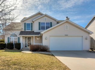 3307 Stonebridge Dr, Bloomington, IL 61704