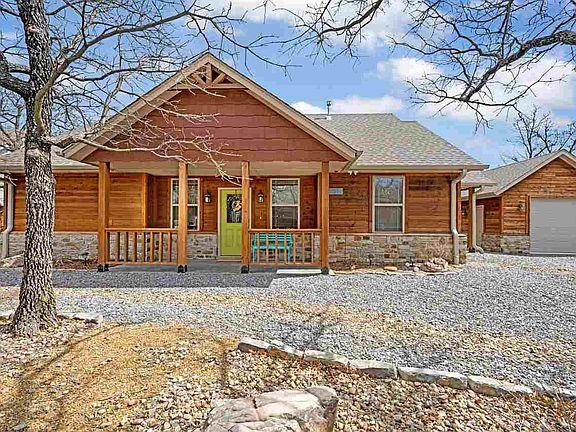 3rd image of 518 NW Eagles Landing Pl