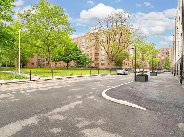 1731 Lacombe Avenue image 22 of 23