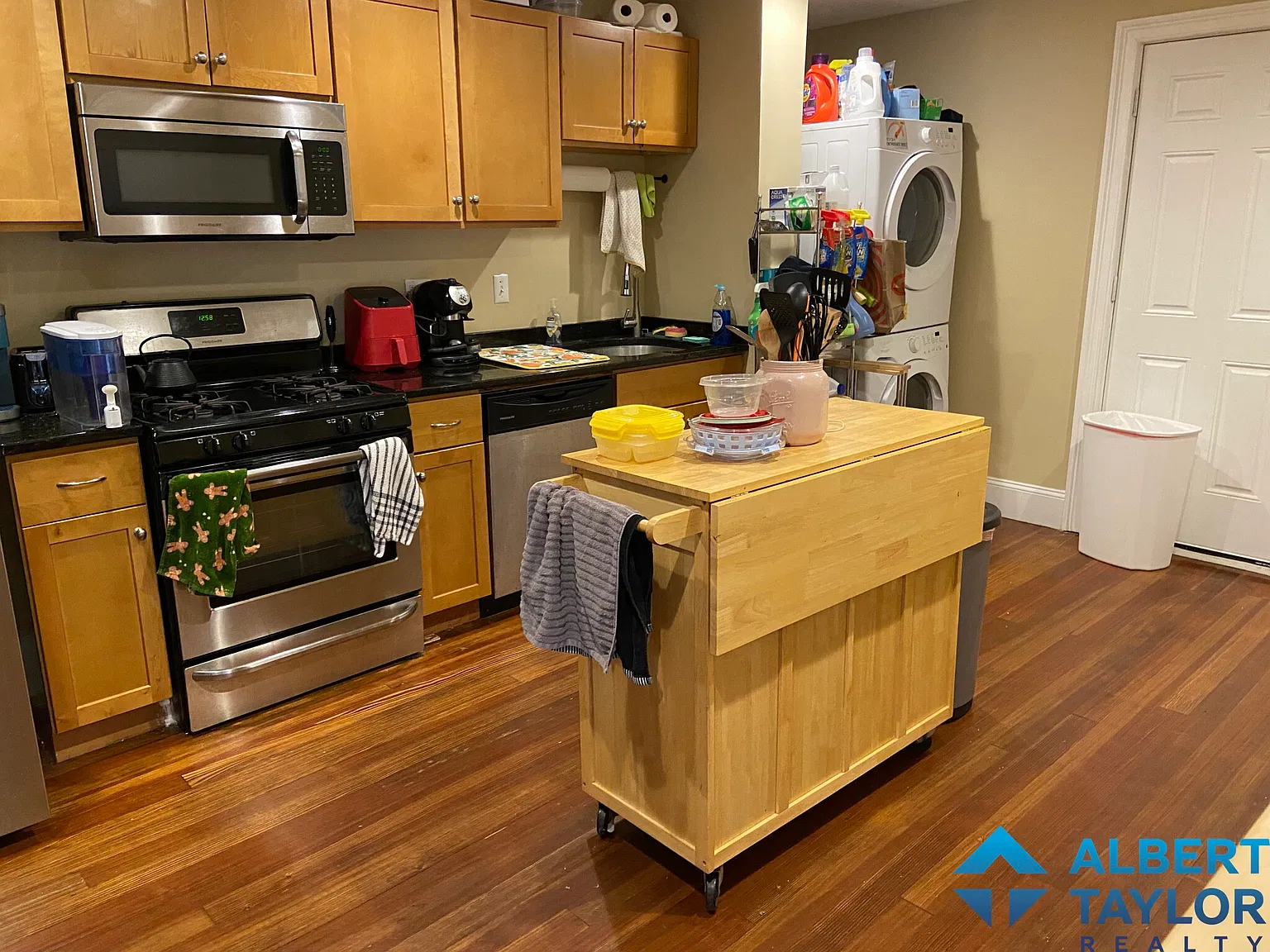 5 bed, 1400 sqft, $9,000 — Photo 3
