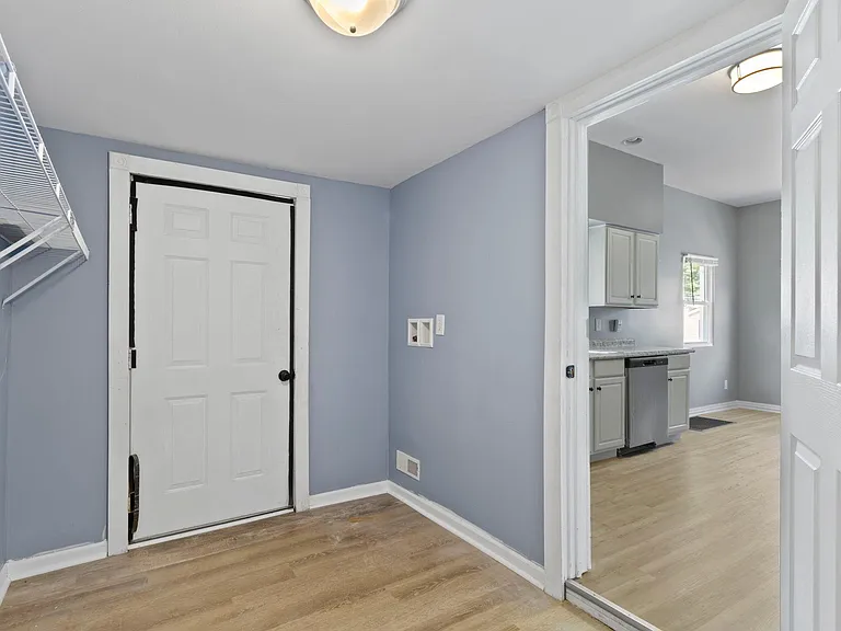 804 W 42nd St — Photo 20
