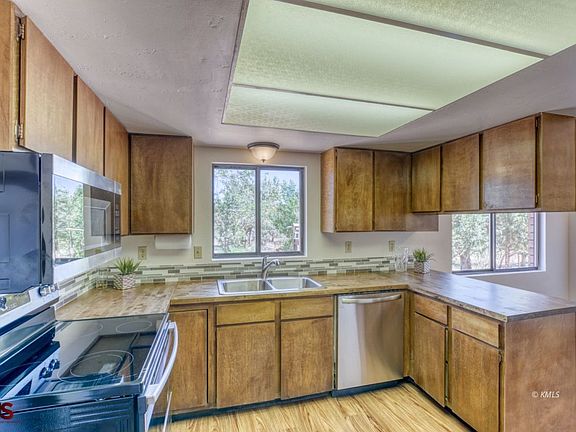 4th image of 1377 S McAllister Dr