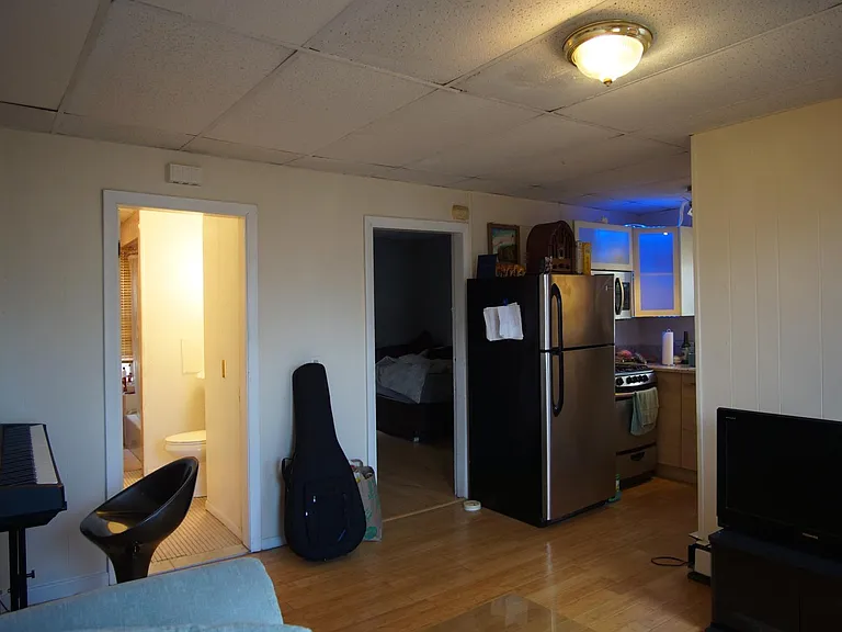48 America St #2R — Photo 24