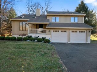 18 Katrina Cir, Bethel, CT 06801
