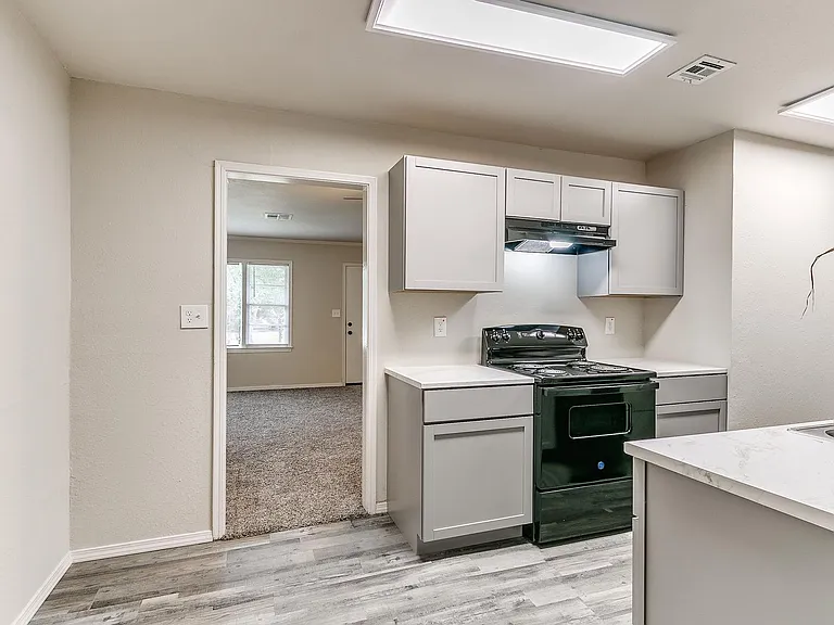 2221 Churchill Pl — Photo 20