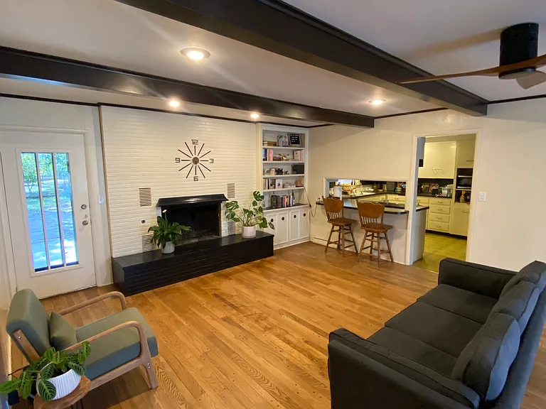 1510 Munger Dr — Photo 2