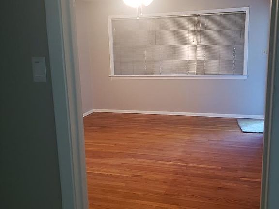 2nd image of 319 Avenue D