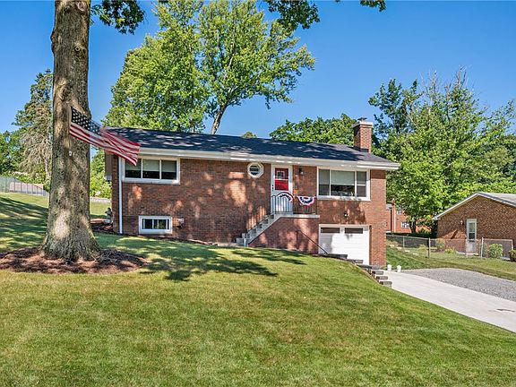 2nd image of 26 Bel Aire Dr