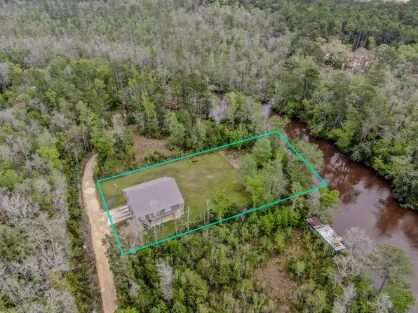 264 Johns Ln, Freeport, FL 32439