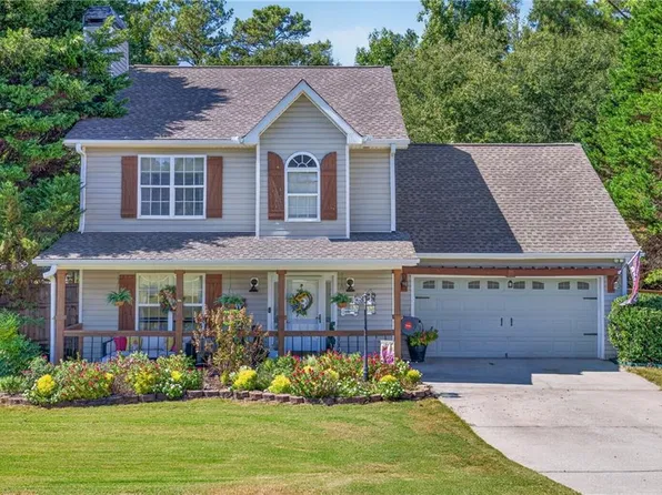 7111 Greenridge Dr, Loganville, GA 30052