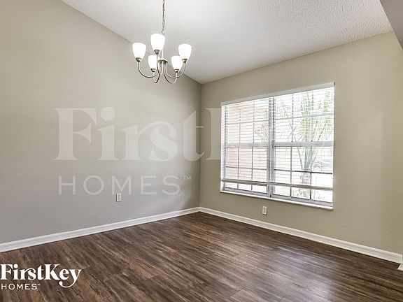 4th image of 917 Yellowbird Ave